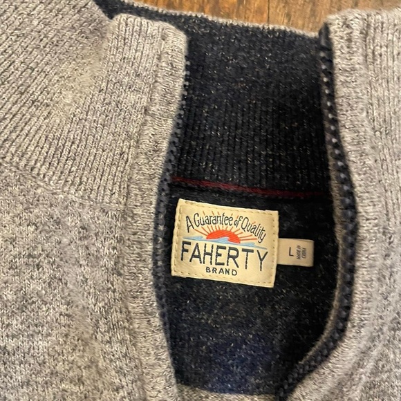 Faherty Men’s Large Quarter Zip - Picture 2 of 3